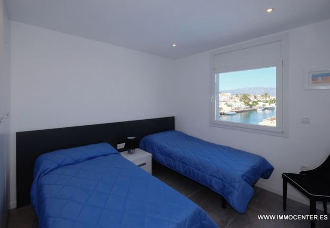 Villa in Empuriabrava - LV04 FRESER