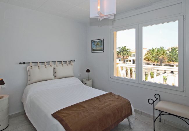 Villa in Empuriabrava - LV09 MEDES