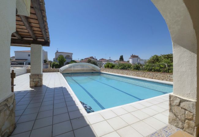 Villa in Empuriabrava - LV16 MEDES 9A