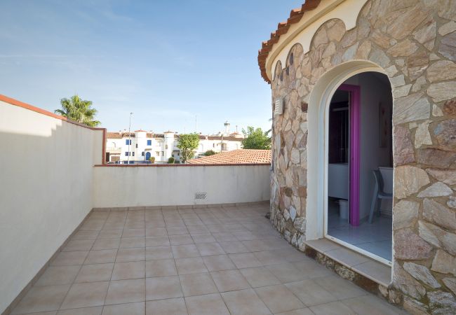 Villa in Empuriabrava - LV19 FALCONERA 19