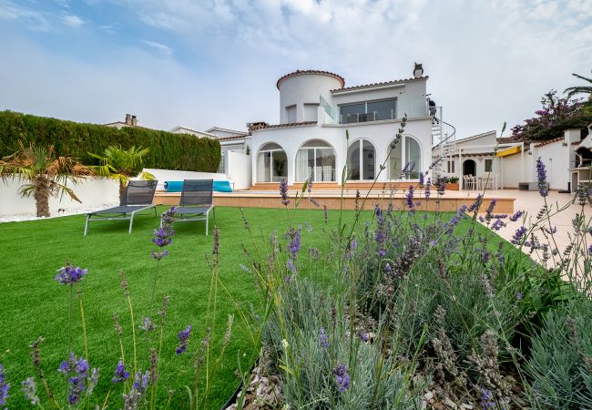 Villa in Empuriabrava - LV23 FRANCOLI