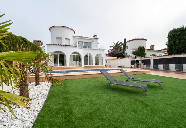 Villa in Empuriabrava - LV23 FRANCOLI