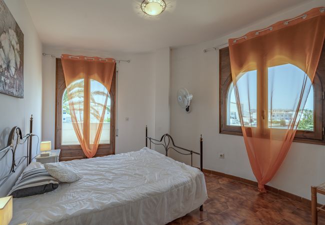 Villa in Empuriabrava - LV28 CAP RAS