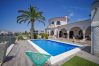 Villa in Empuriabrava - LV28 CAP RAS