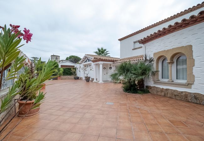 Villa in Empuriabrava - LV34 carmenço