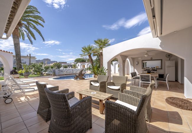 Villa in Empuriabrava - LV34 carmenço