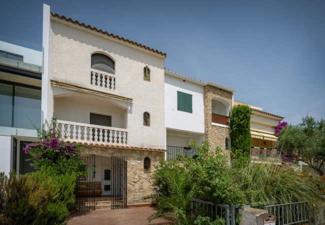 Stadthaus in Empuriabrava - LV12 SALINS