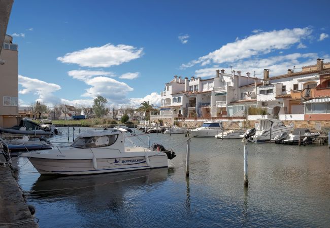 Ferienwohnung in Empuriabrava - ILA32 PORT MISTRAL