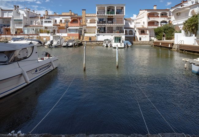 Ferienwohnung in Empuriabrava - ILA32 PORT MISTRAL