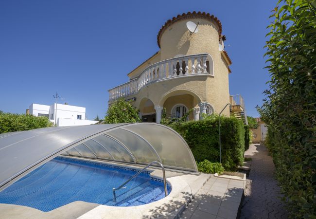 Villa in Empuriabrava - LV10 ALBERES