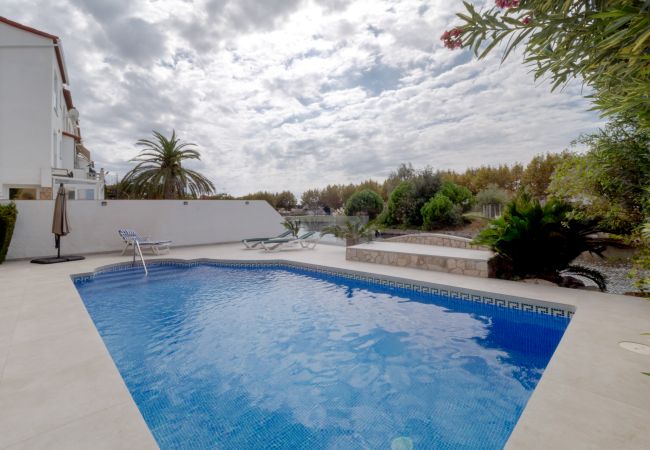 Villa in Empuriabrava - LV10 ALBERES