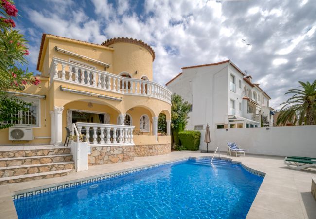 Villa in Empuriabrava - LV10 ALBERES