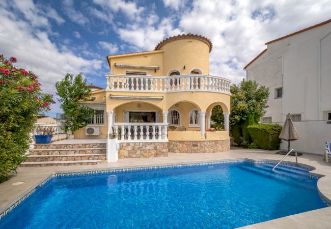 Villa in Empuriabrava - LV10 ALBERES