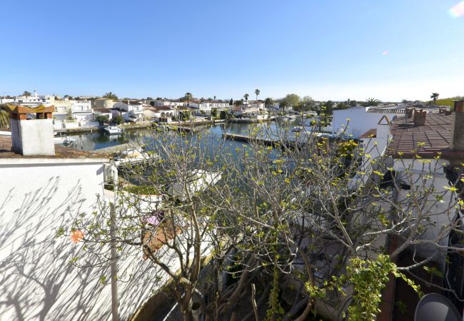 Villa in Empuriabrava - LV30 LLOBREGAT 24