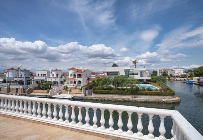 Villa in Empuriabrava - LV35 EMPURIES C