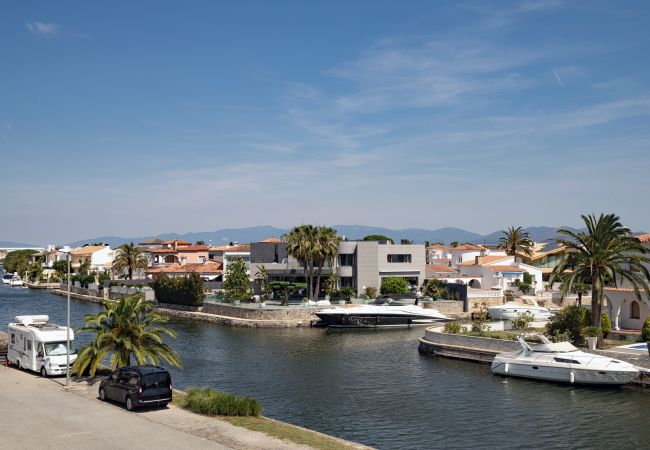 Stadthaus in Empuriabrava - LV40 PORT EMPORDA