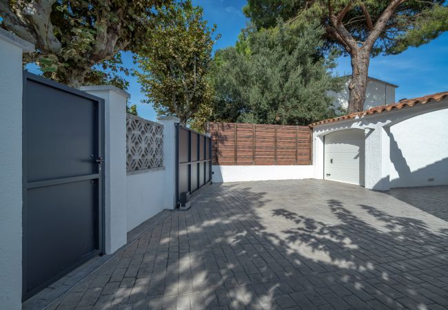 Villa in Empuriabrava - ILH03 MONTSENY