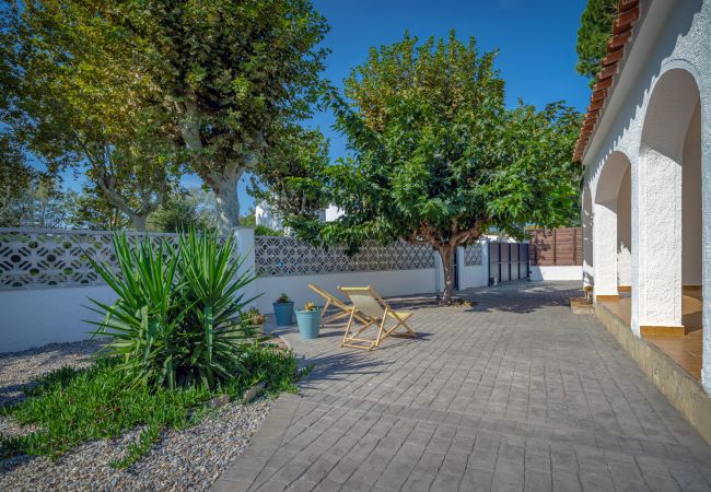 Villa in Empuriabrava - ILH03 MONTSENY