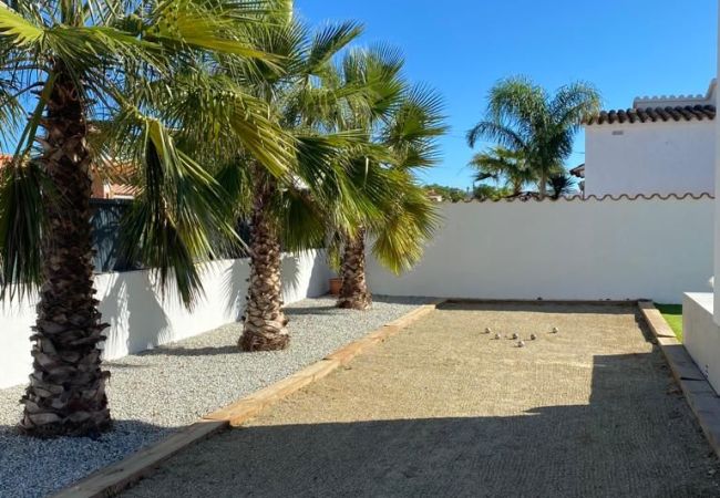 Villa in Empuriabrava - ILH03 MONTSENY