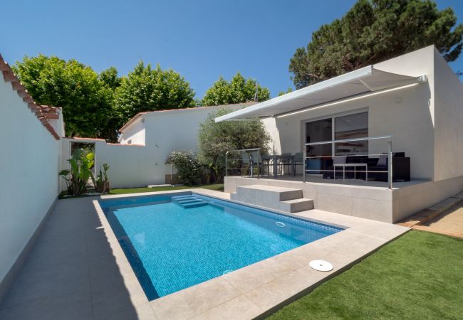 Villa in Empuriabrava - ILH03 MONTSENY