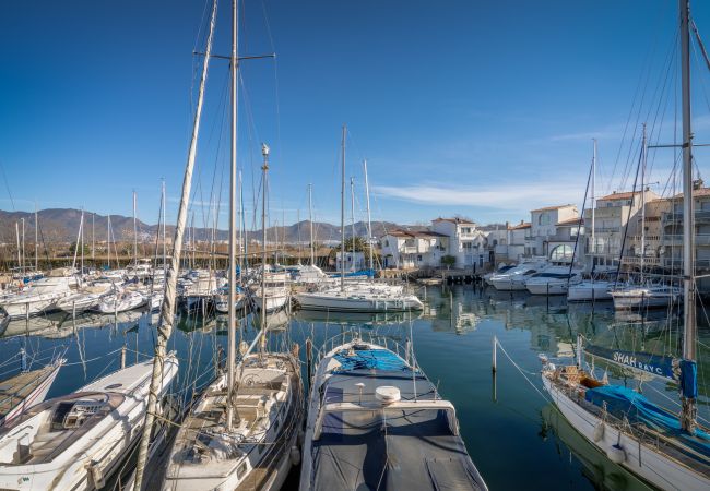 Ferienwohnung in Empuriabrava - ILA37 port ROYAL